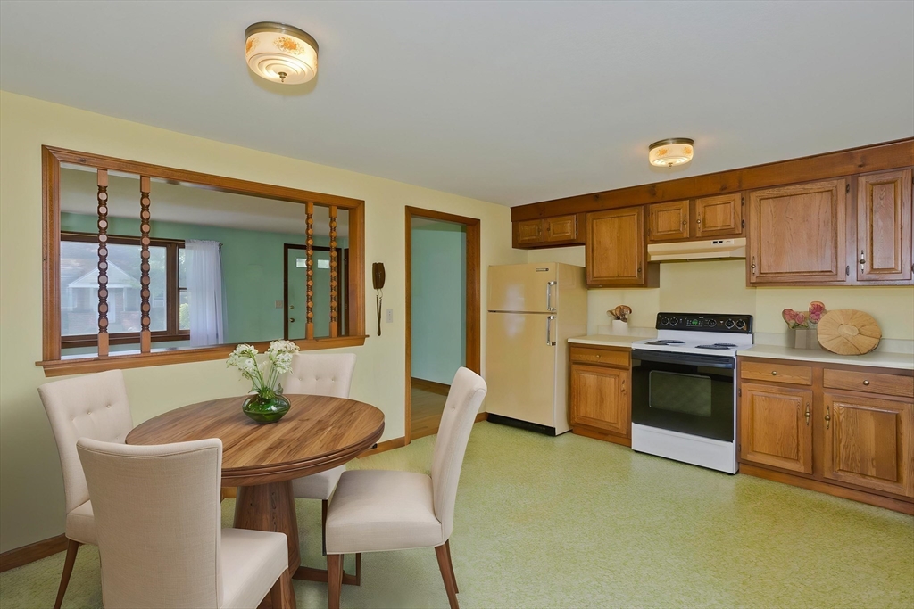 51 Hardy Street Springfield, MA 01129 - Photo 13 of 42 Gallery Image 13