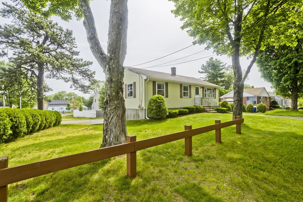 51 Hardy Street Springfield, MA 01129 - Photo 3 of 42 Gallery Image 3