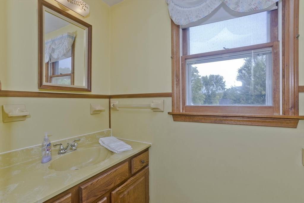 51 Hardy Street Springfield, MA 01129 - Photo 32 of 42 Gallery Image 32