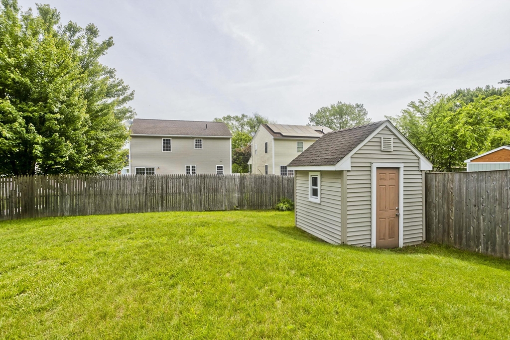 51 Hardy Street Springfield, MA 01129 - Photo 5 of 42 Gallery Image 5