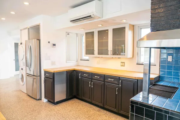 $3,950 | 2200 Northeast 26th Street, Unit A, Wilton Manors, FL 33305