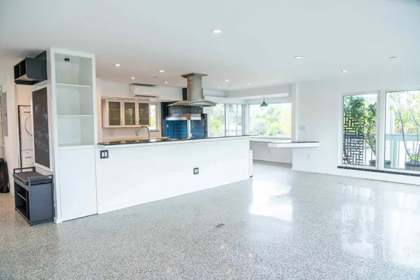 $3,950 | 2200 Northeast 26th Street, Unit A, Wilton Manors, FL 33305