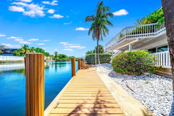 $3,950 | 2200 Northeast 26th Street, Unit A, Wilton Manors, FL 33305