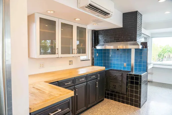 $3,950 | 2200 Northeast 26th Street, Unit A, Wilton Manors, FL 33305