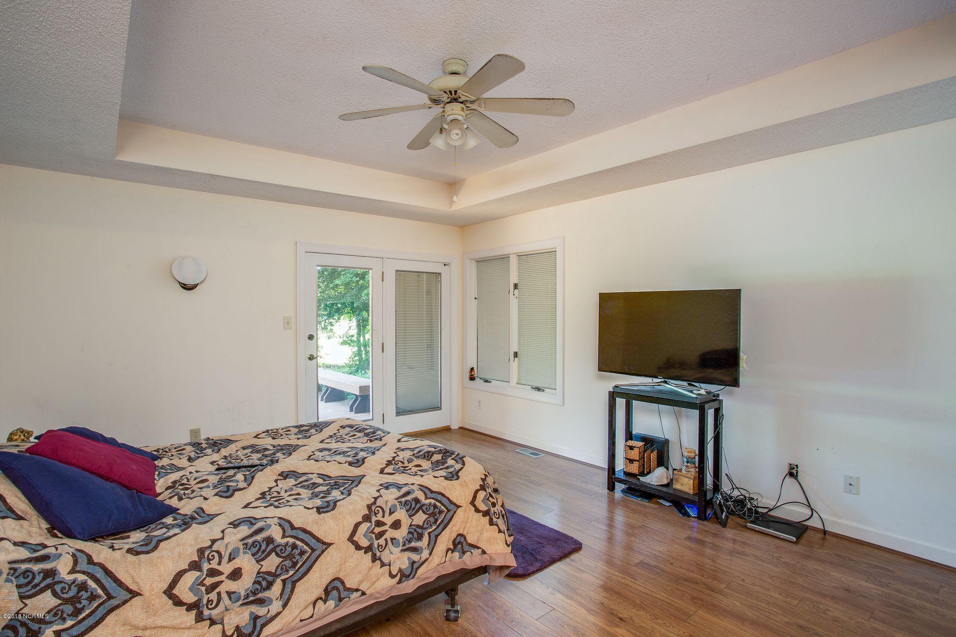 608 Sawgrass Road Hampstead, NC 28443 - Photo 22 of 32 Master Bedroom
