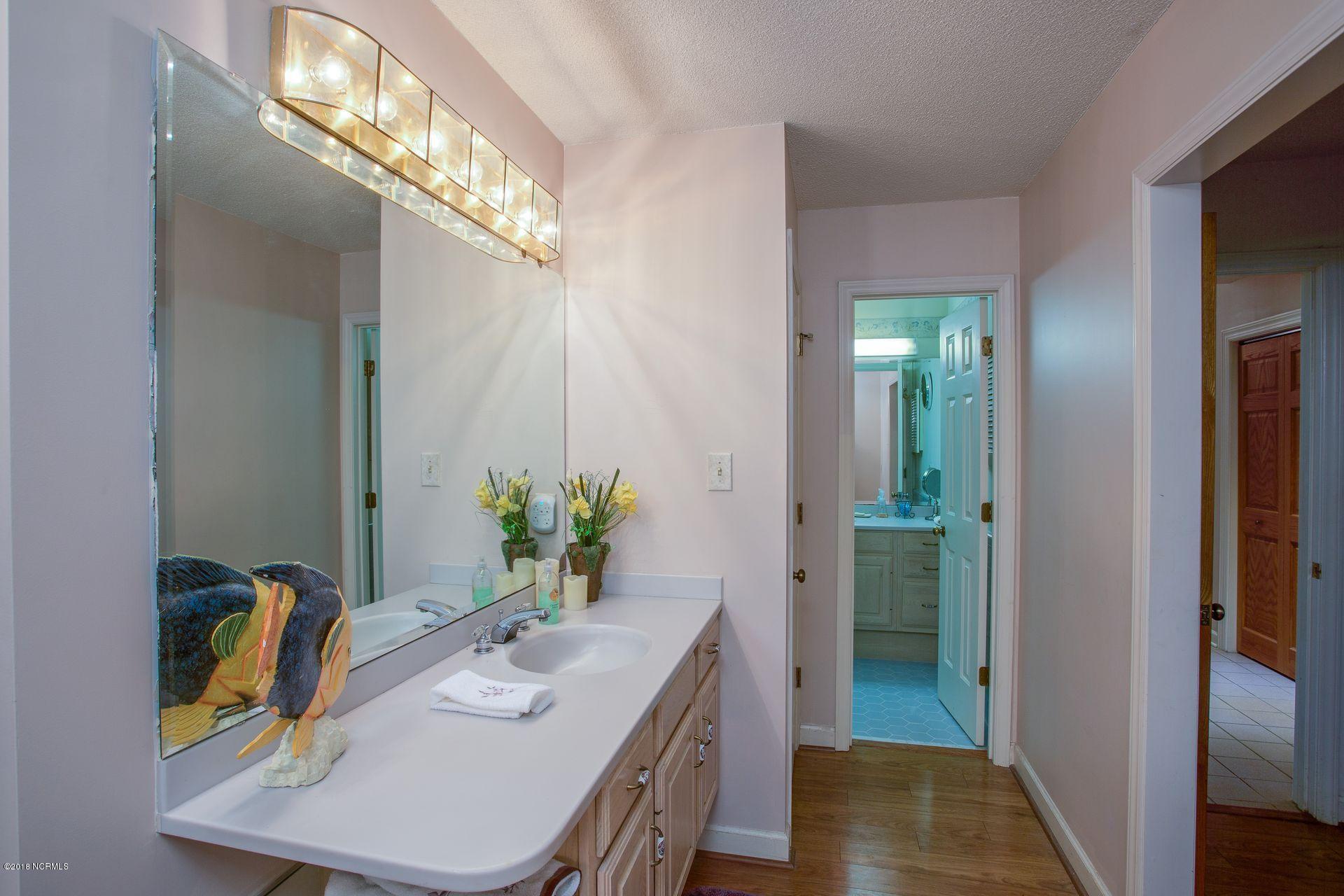 608 Sawgrass Road Hampstead, NC 28443 - Photo 24 of 32 Master Bath