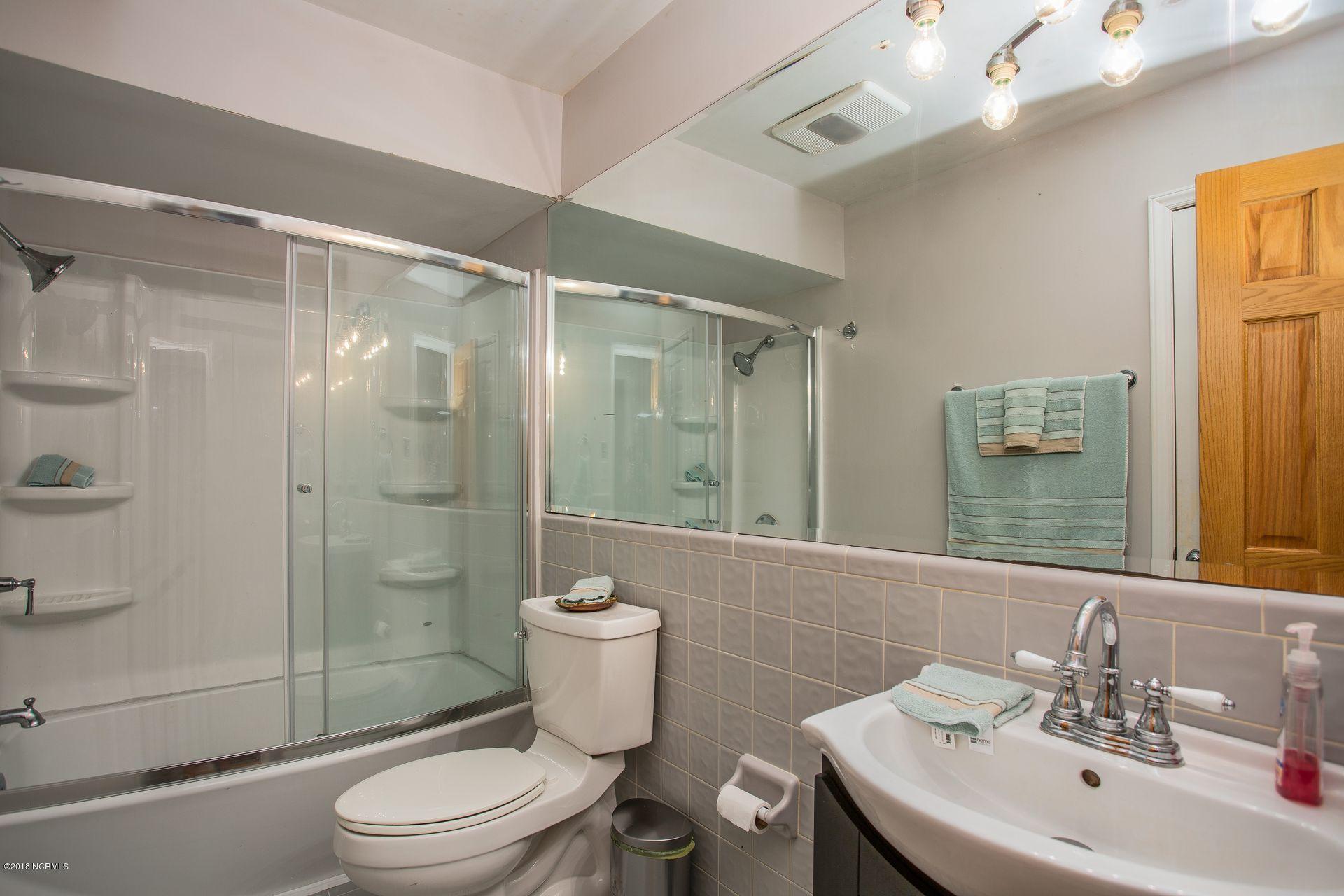 608 Sawgrass Road Hampstead, NC 28443 - Photo 29 of 32 2nd Full Bath