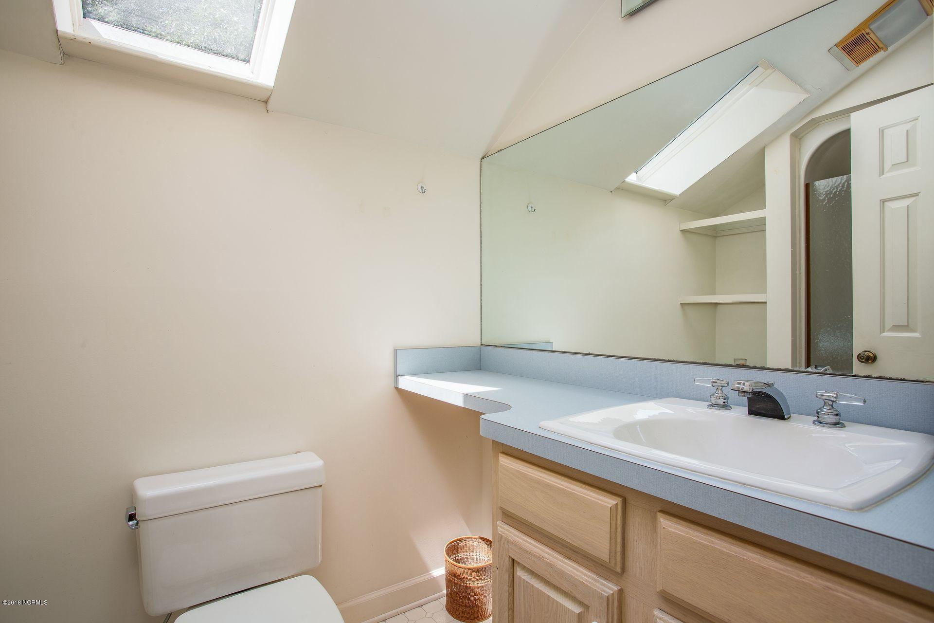 608 Sawgrass Road Hampstead, NC 28443 - Photo 32 of 32 2nd Floor Bathroom