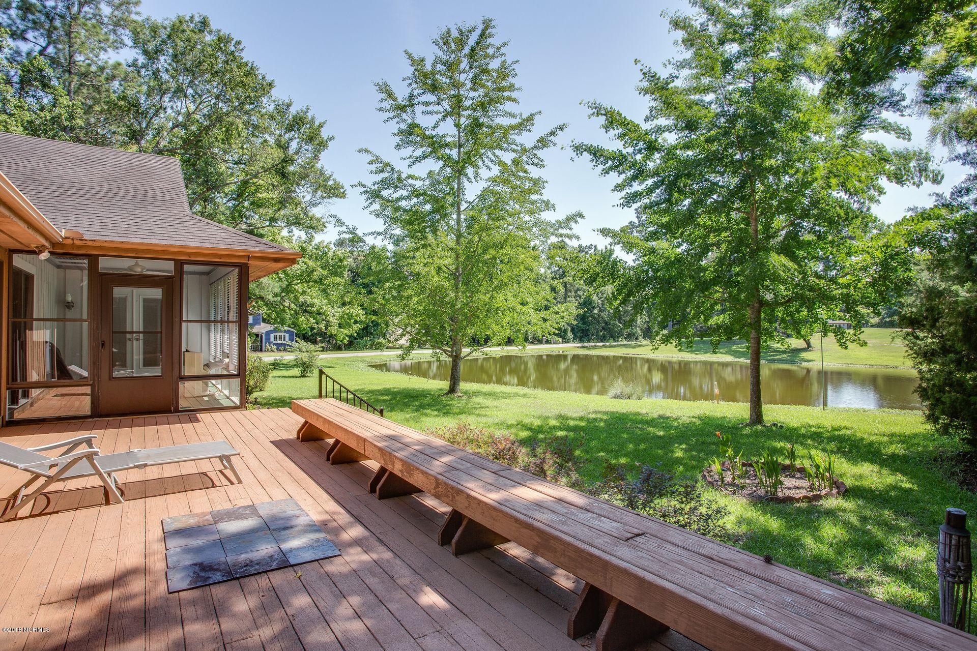 608 Sawgrass Road Hampstead, NC 28443 - Photo 6 of 32 Backyard Deck