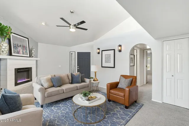 $1,750 | 18002 North 12th Street, Unit 26, Phoenix, AZ 85022