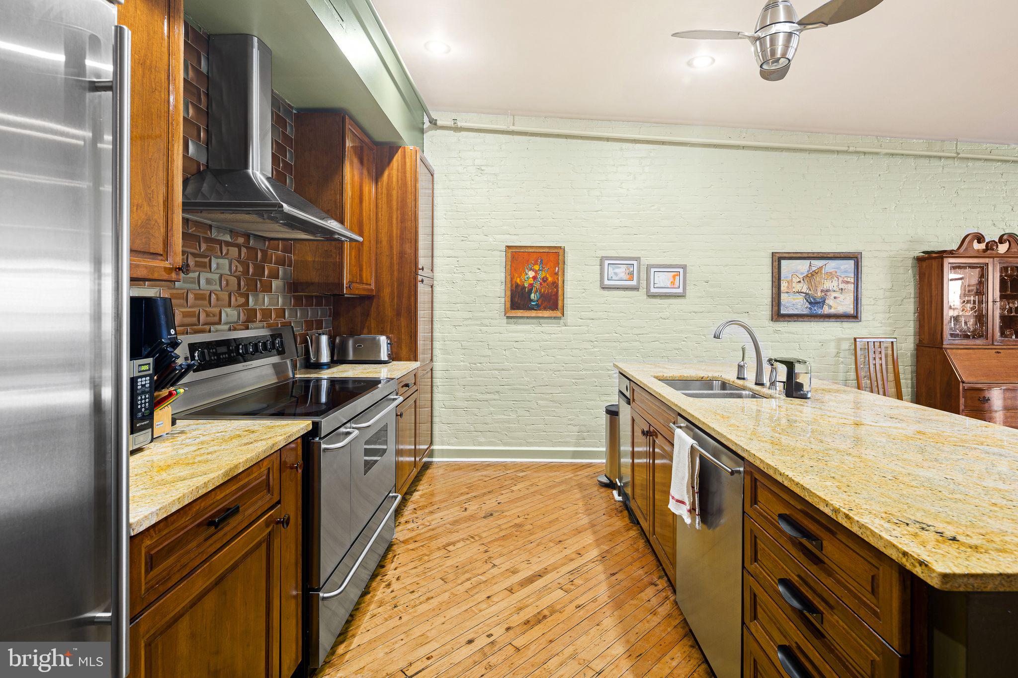 313-315 North 3rd Street, Unit 5A Philadelphia, PA 19106 - Photo 4 of 47