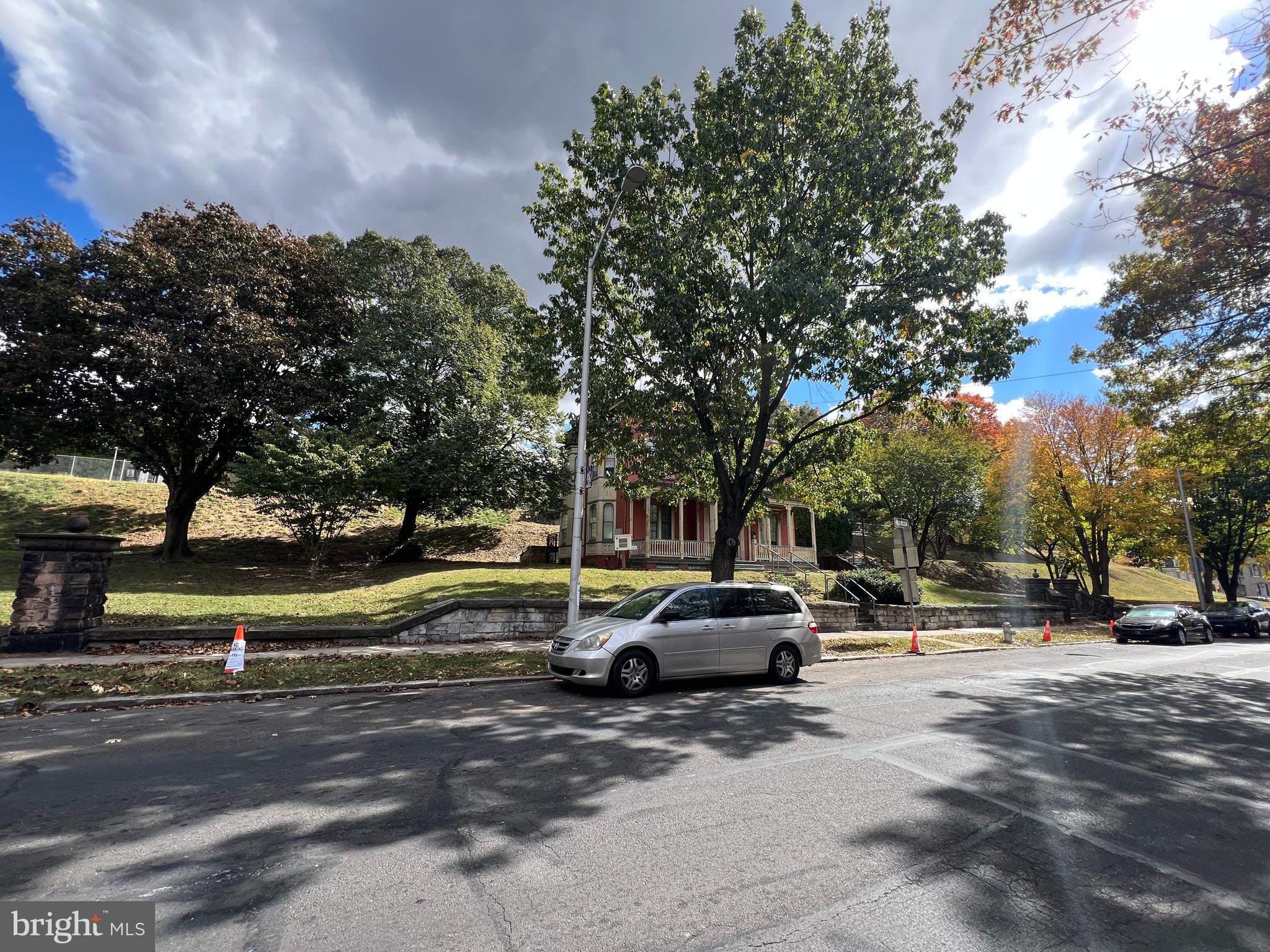 28 North 11th Street Reading, PA 19601 - Photo 2 of 27