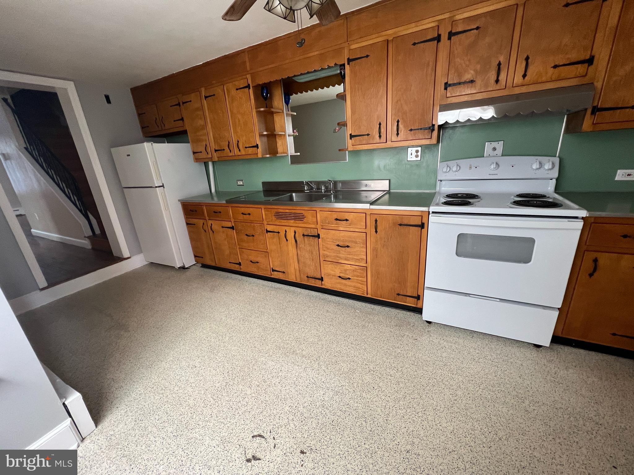 28 North 11th Street Reading, PA 19601 - Photo 6 of 27