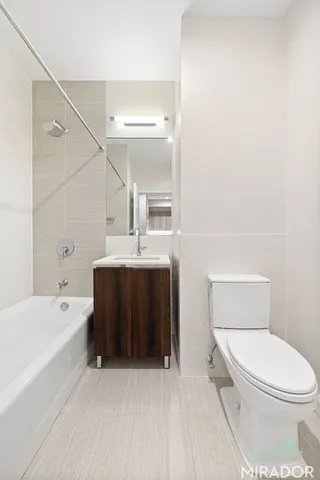 $3,700 | 15 Park Row, Unit 15G | Financial District