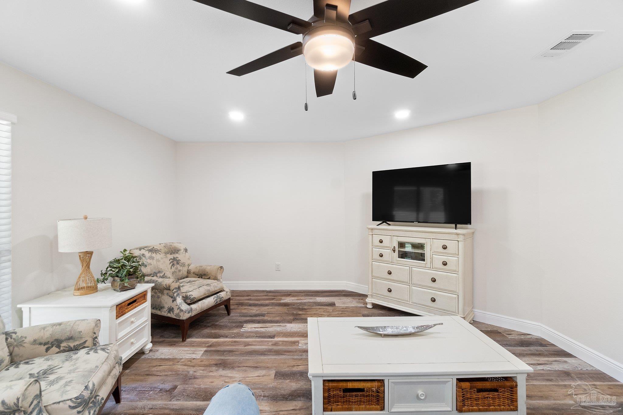 4548 Hayes Road Milton, FL 32583 - Photo 17 of 37 Gallery Image 17