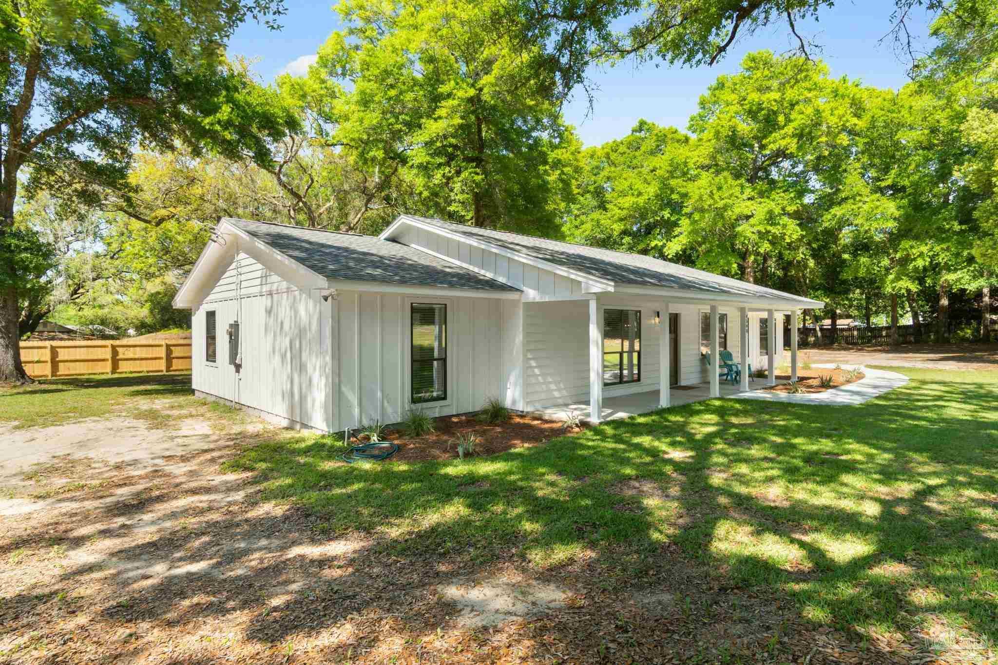4548 Hayes Road Milton, FL 32583 - Photo 2 of 37 Gallery Image 2