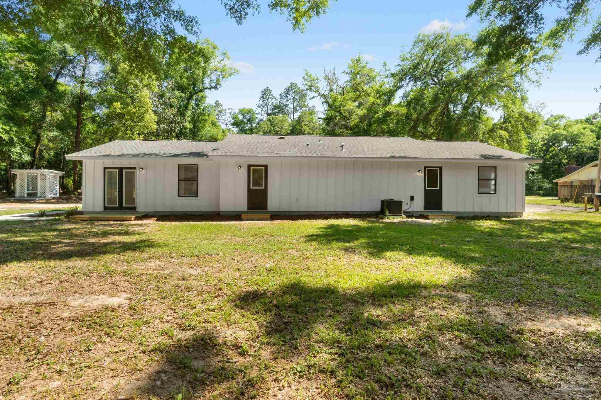 4548 Hayes Road Milton, FL 32583 - Photo 4 of 37 Gallery Image 4