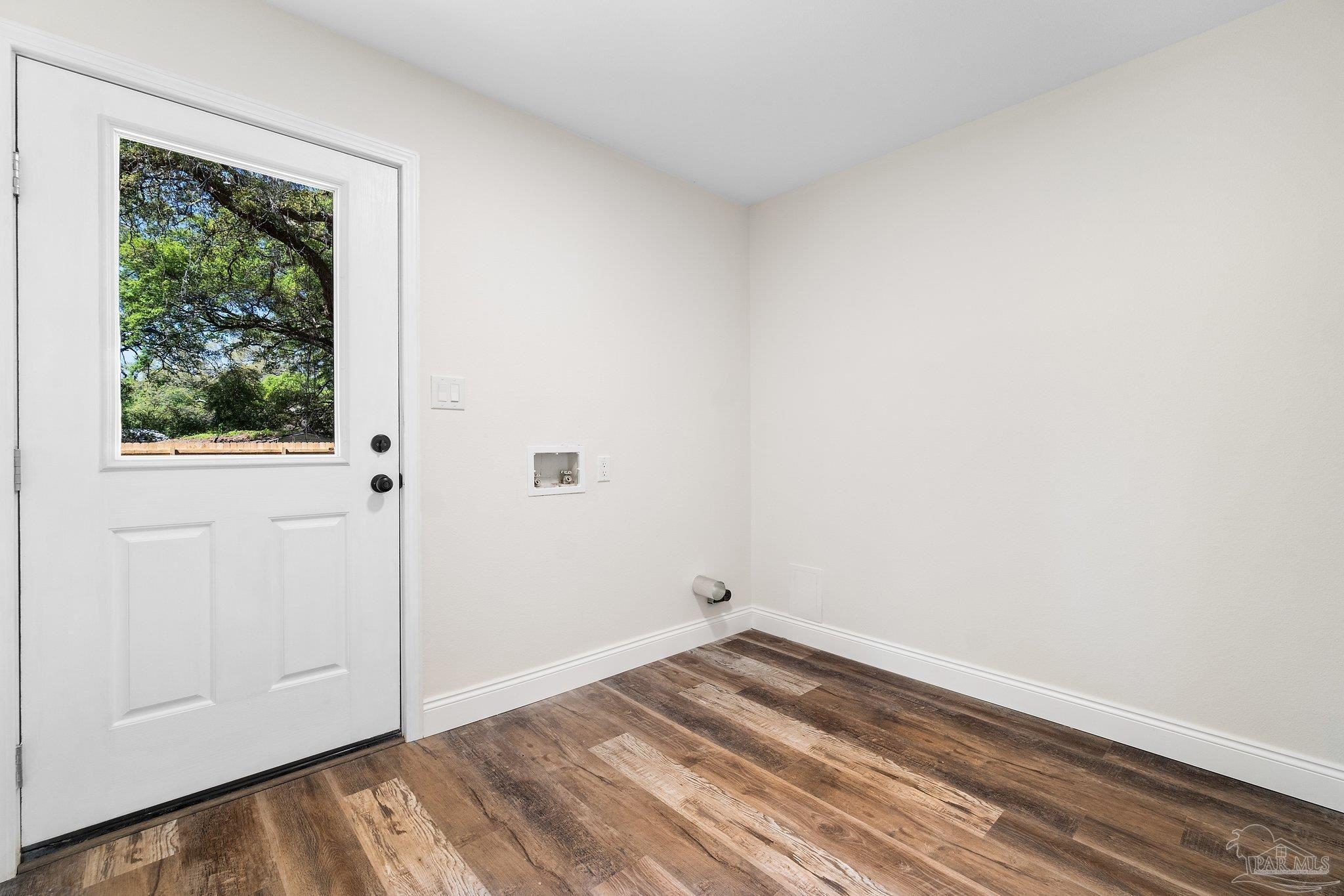 4548 Hayes Road Milton, FL 32583 - Photo 6 of 37 Gallery Image 6