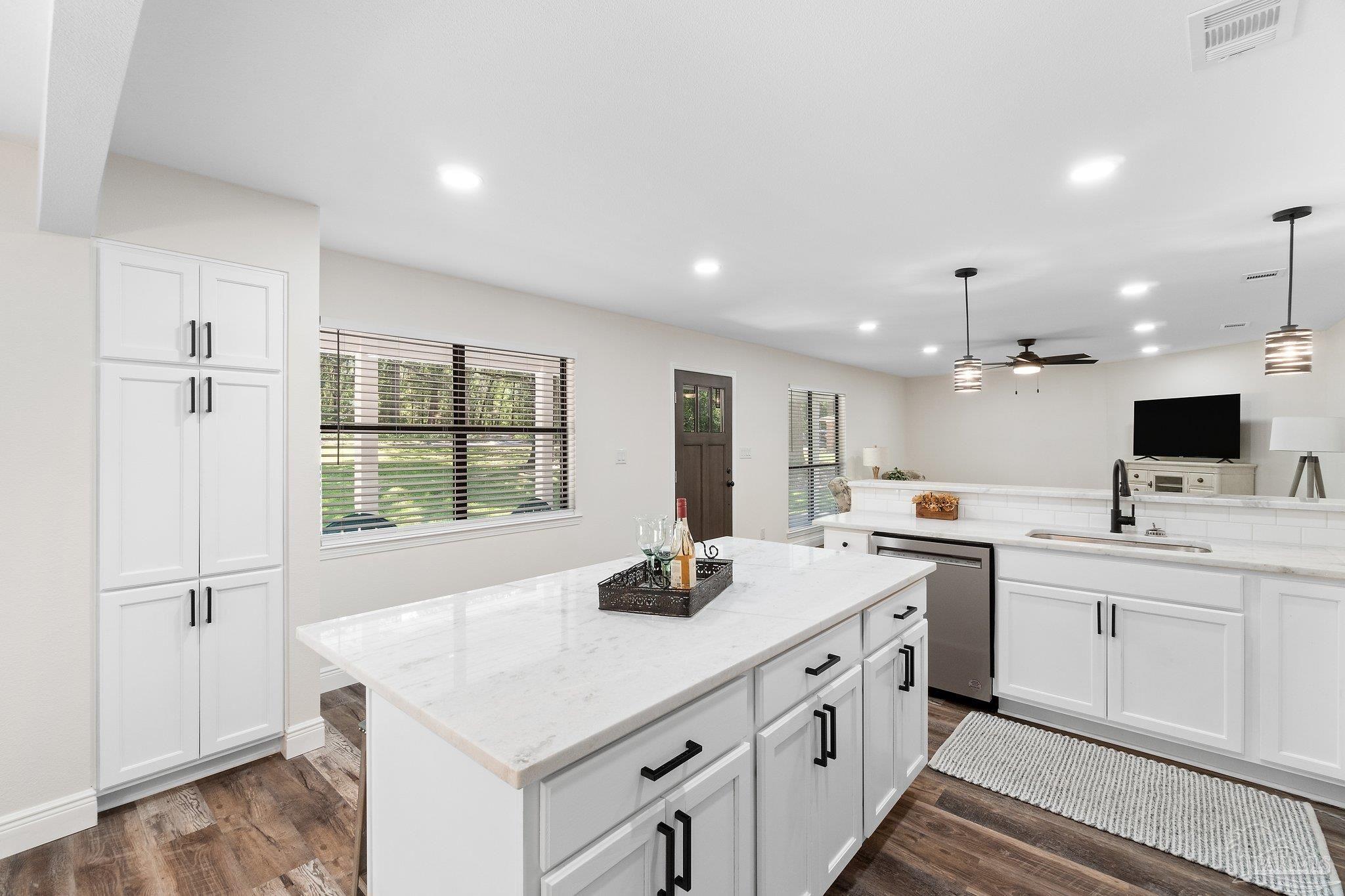 4548 Hayes Road Milton, FL 32583 - Photo 10 of 37 Gallery Image 10