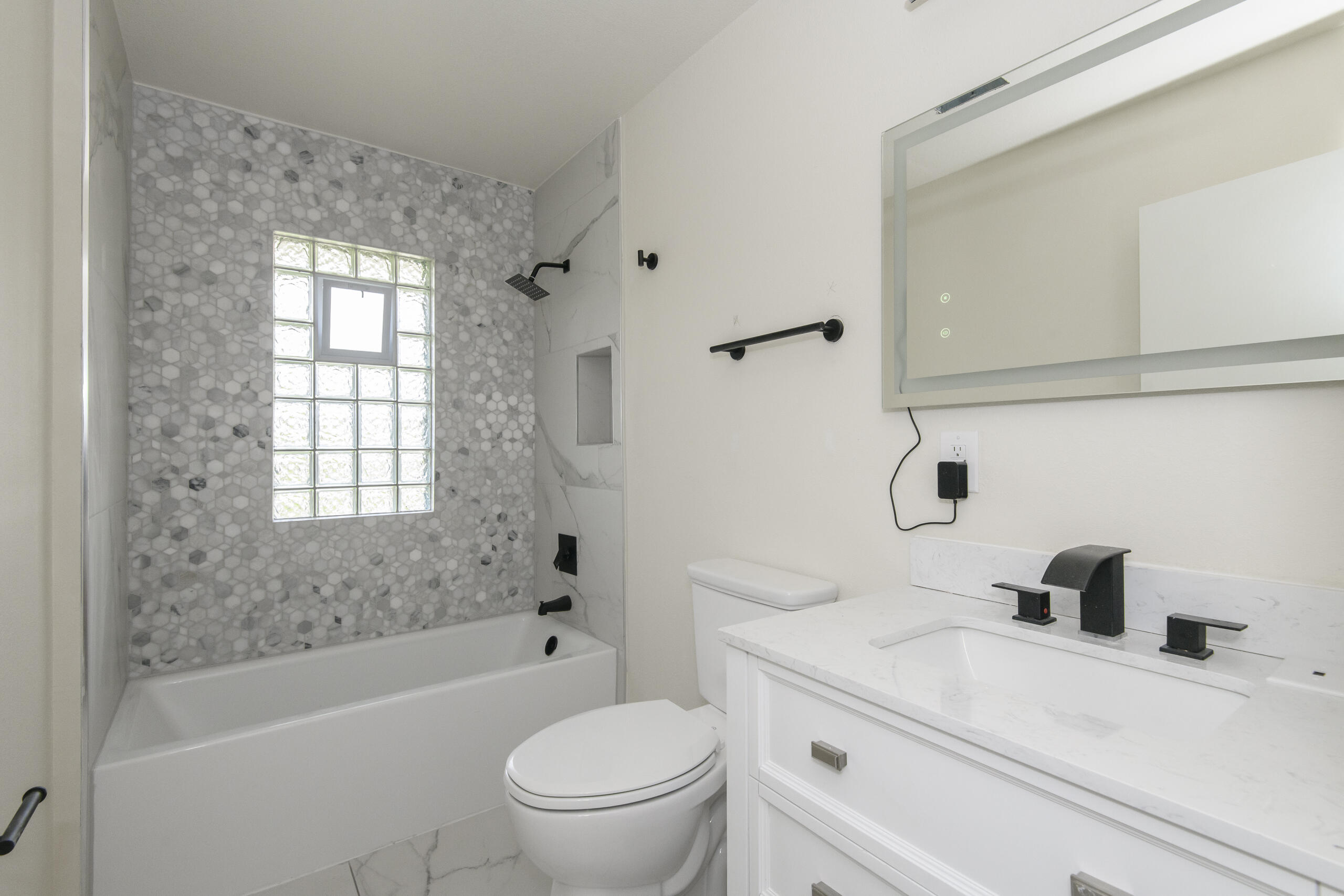 10535 West Bradley Road Milwaukee, WI 53224 - Photo 23 of 36 10535 W Bradley-39