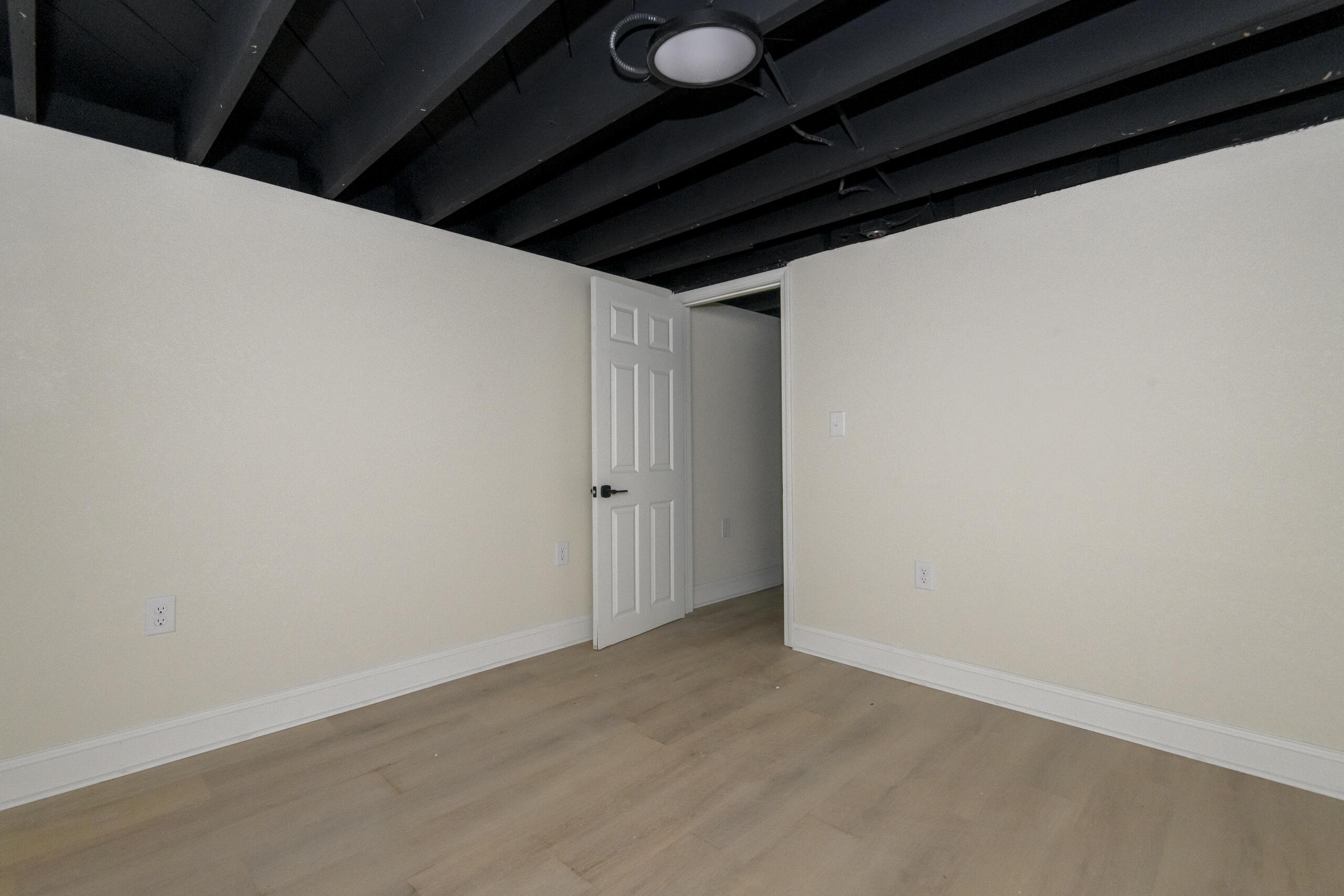 10535 West Bradley Road Milwaukee, WI 53224 - Photo 32 of 36 10535 W Bradley-48
