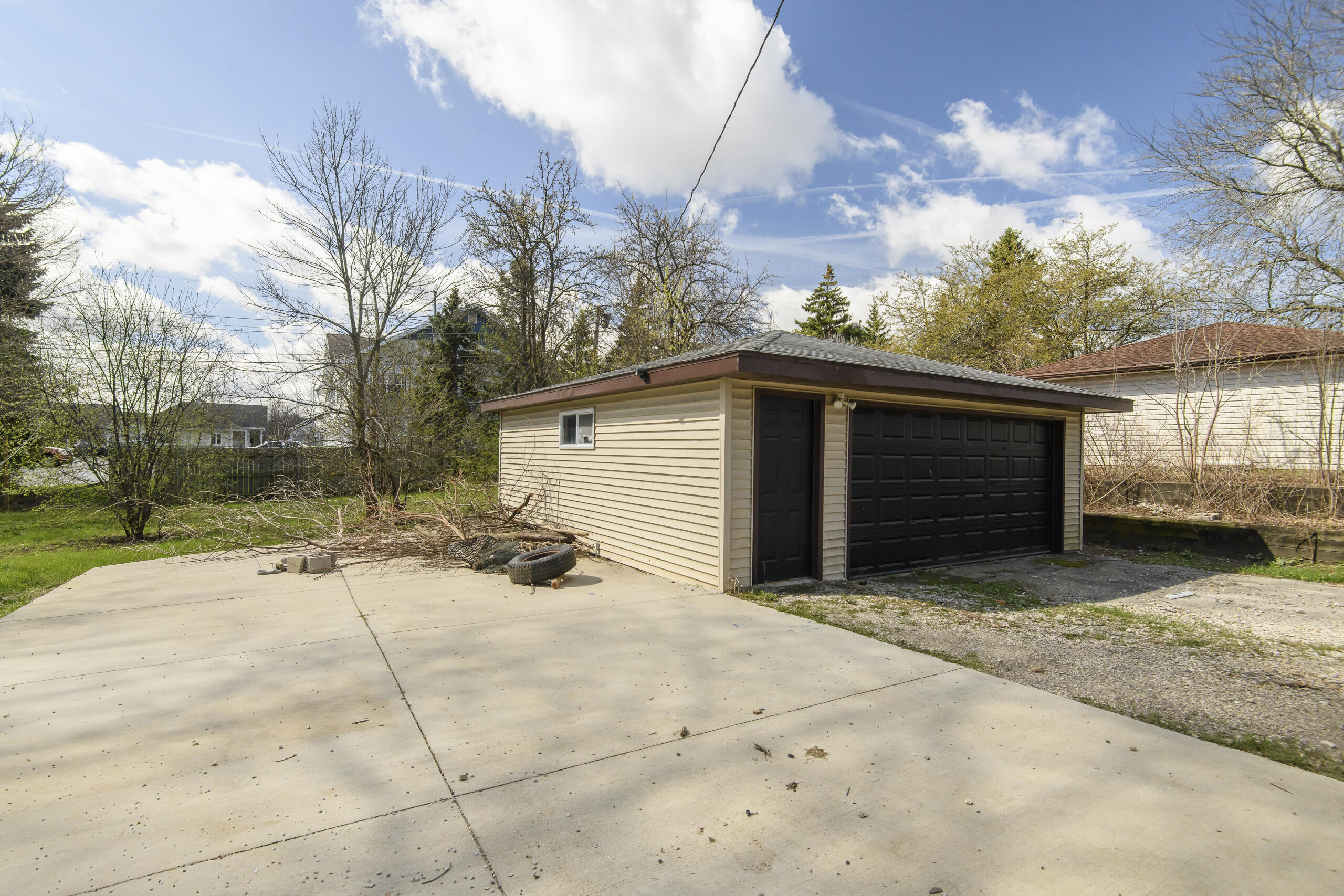 10535 West Bradley Road Milwaukee, WI 53224 - Photo 6 of 36 10535 W Bradley-22
