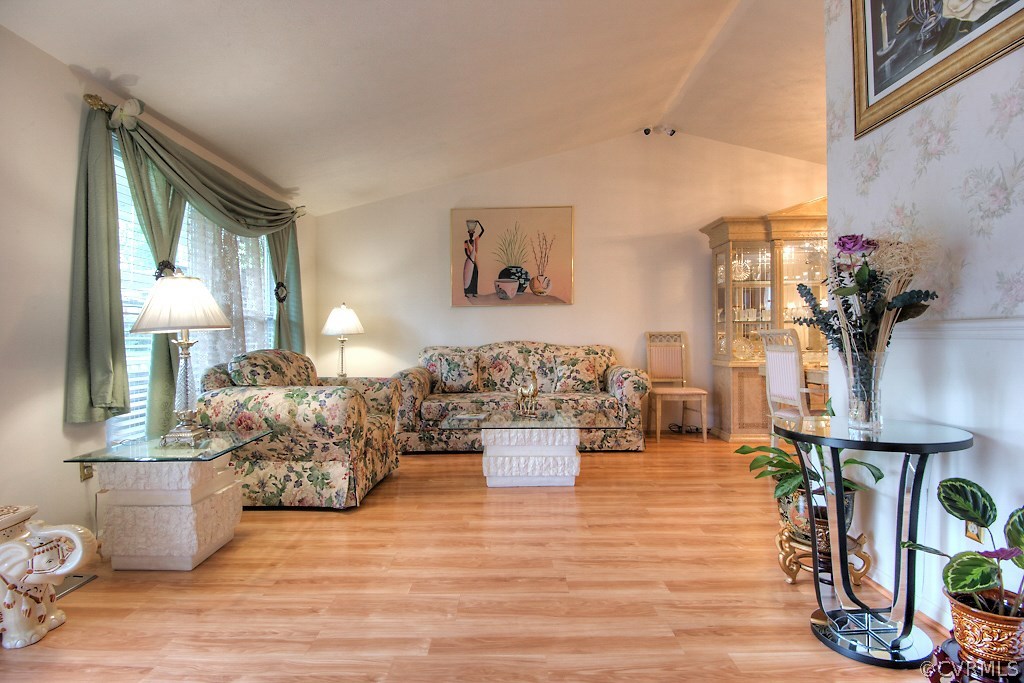 8502 Middle Loop North Chesterfield, VA 23235 - Photo 3 of 27 Gallery Image 3