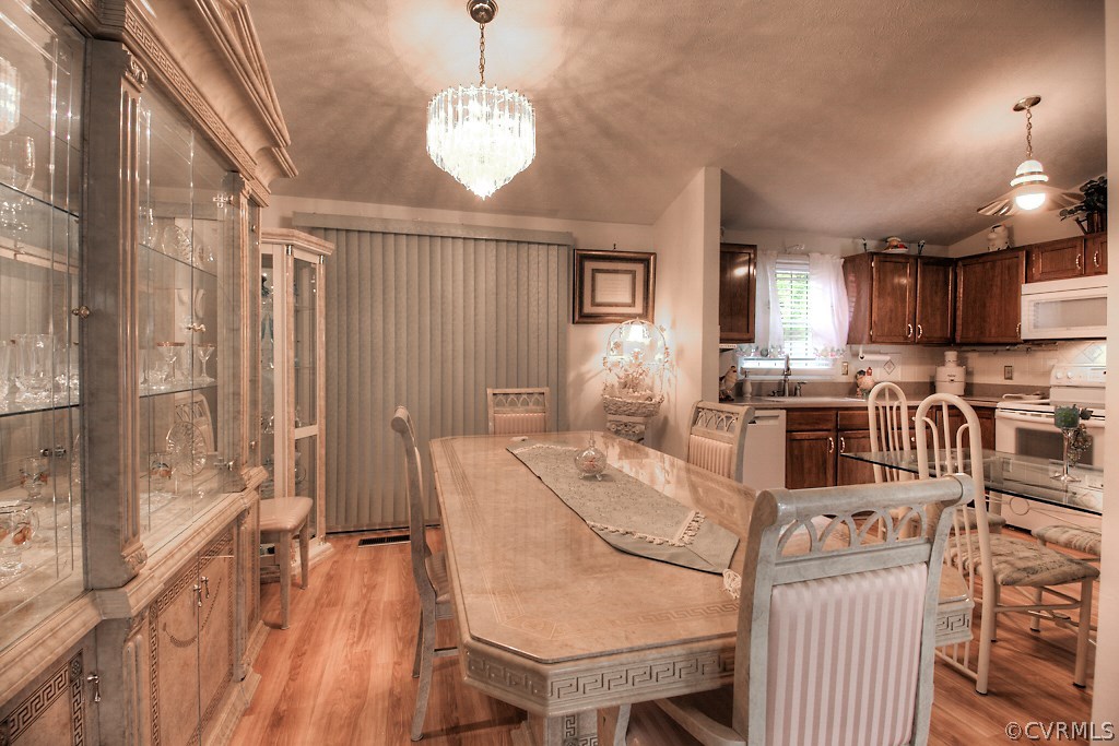 8502 Middle Loop North Chesterfield, VA 23235 - Photo 6 of 27 Gallery Image 6