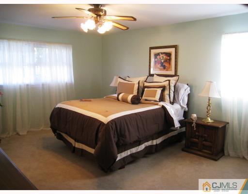11 Crest Road East Brunswick, NJ 08816 - Photo 7 of 10 Gallery Image 7