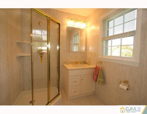 11 Crest Road East Brunswick, NJ 08816 - Photo 8 of 10 Gallery Image 8