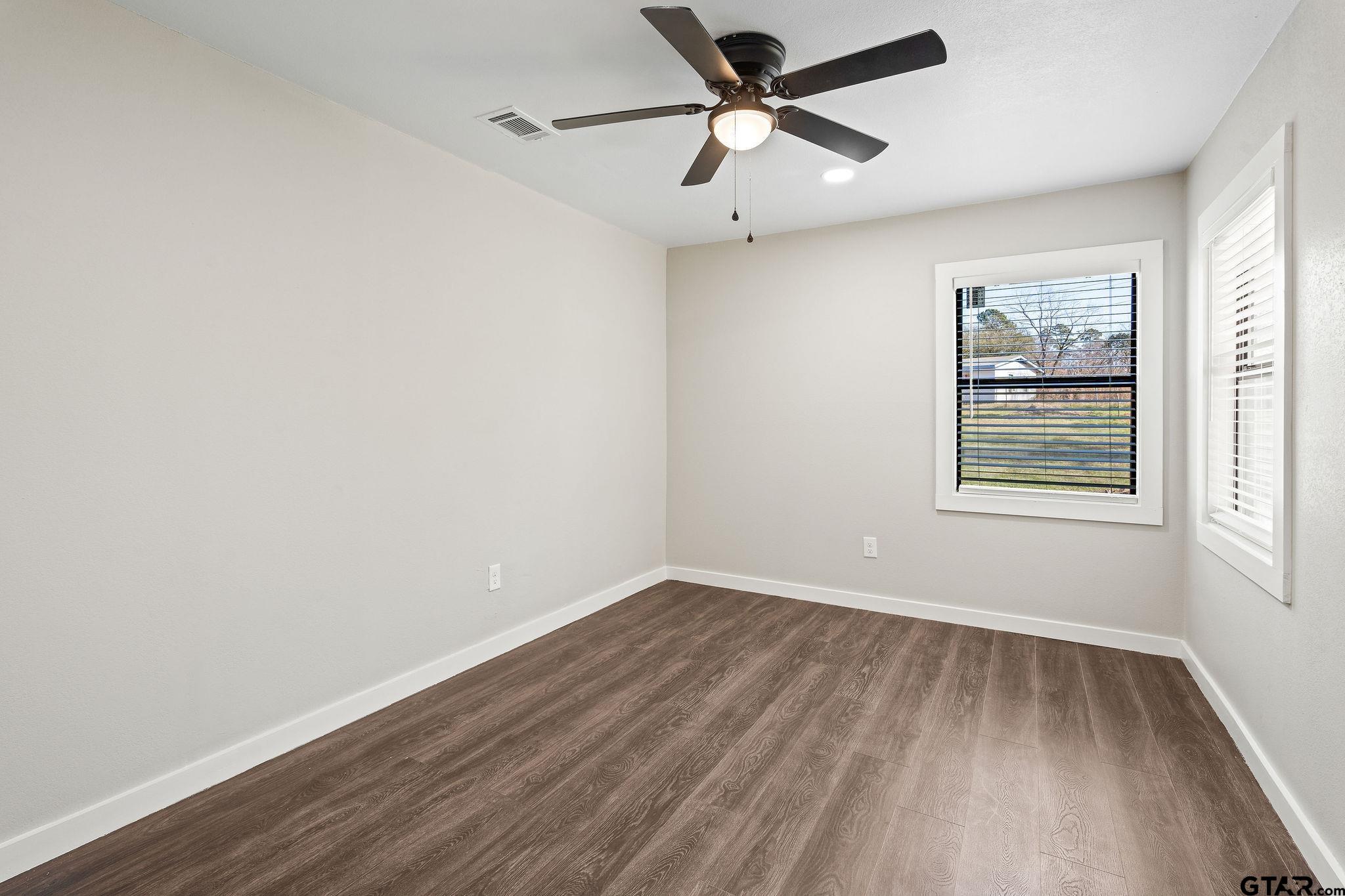 236 Alamo Street Lone Star, TX 75668 - Photo 14 of 33