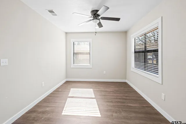 $177,900 | 236 Alamo Street, Lone Star, TX 75668