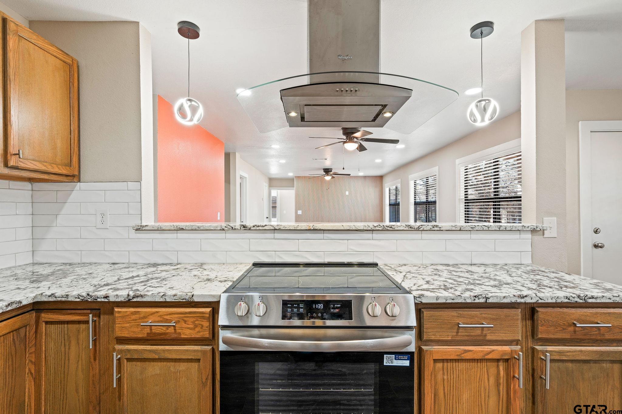 236 Alamo Street Lone Star, TX 75668 - Photo 7 of 33