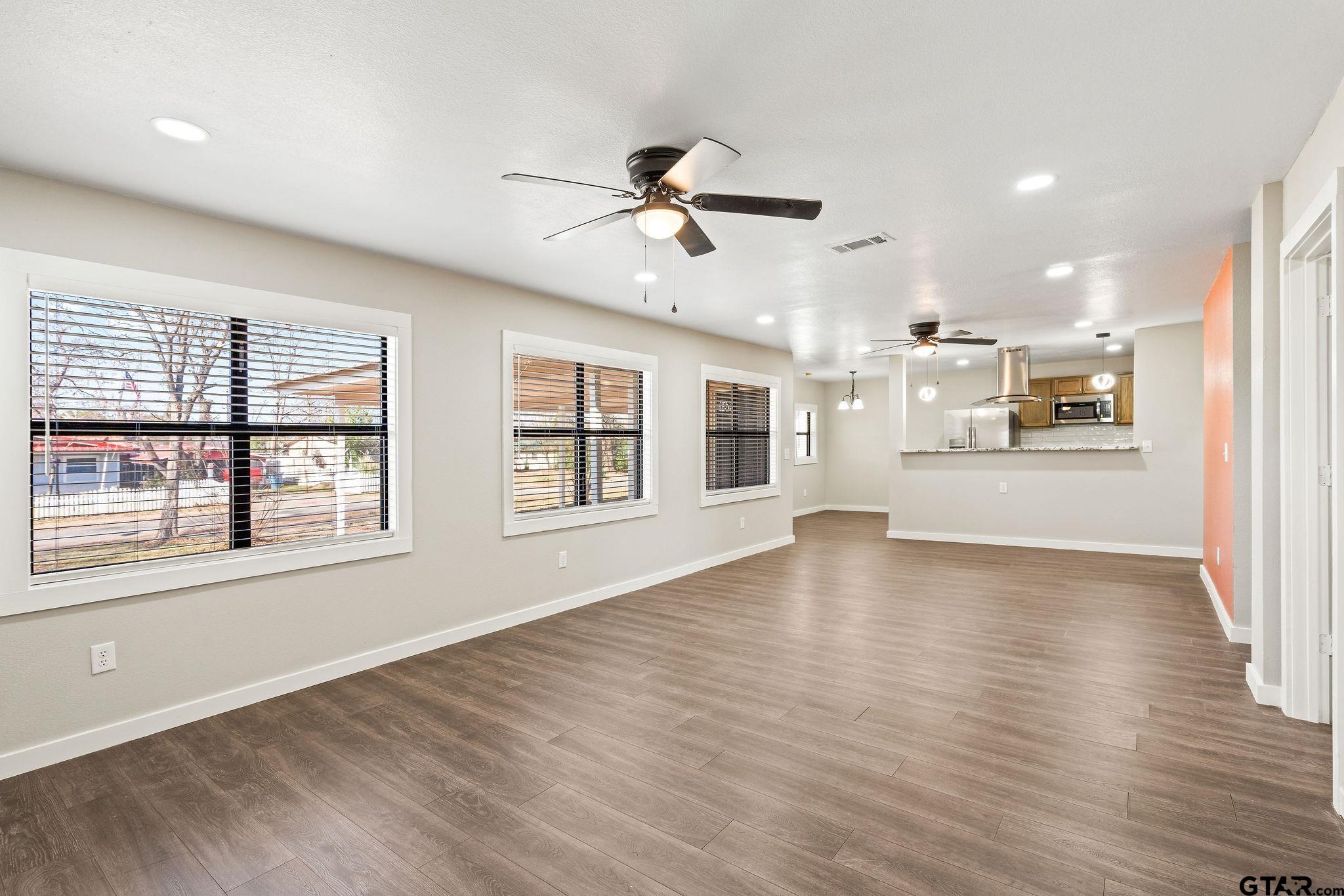 236 Alamo Street Lone Star, TX 75668 - Photo 9 of 33