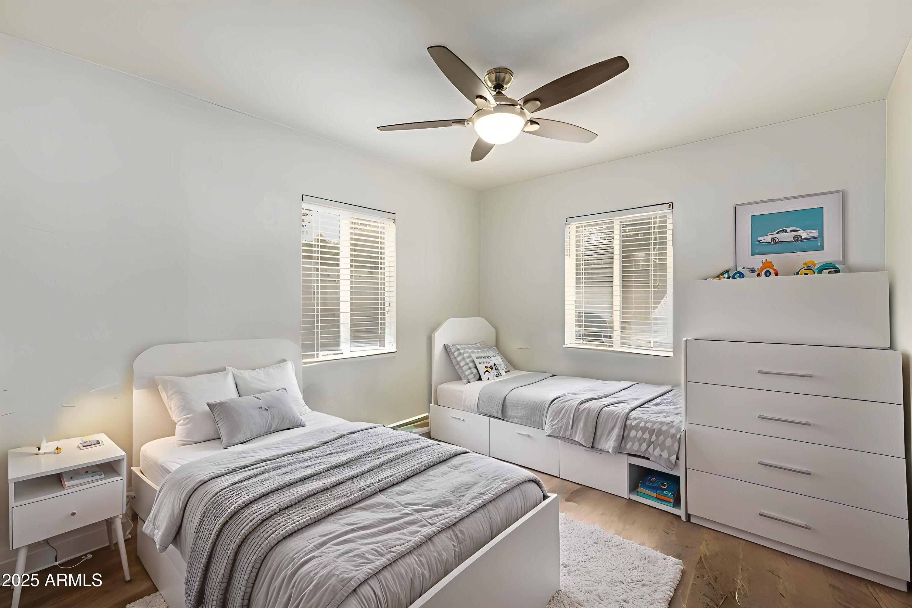 6842 North 10th Place Phoenix, AZ 85014 - Photo 27 of 60 28-10th - Kids Room - Modern - 2