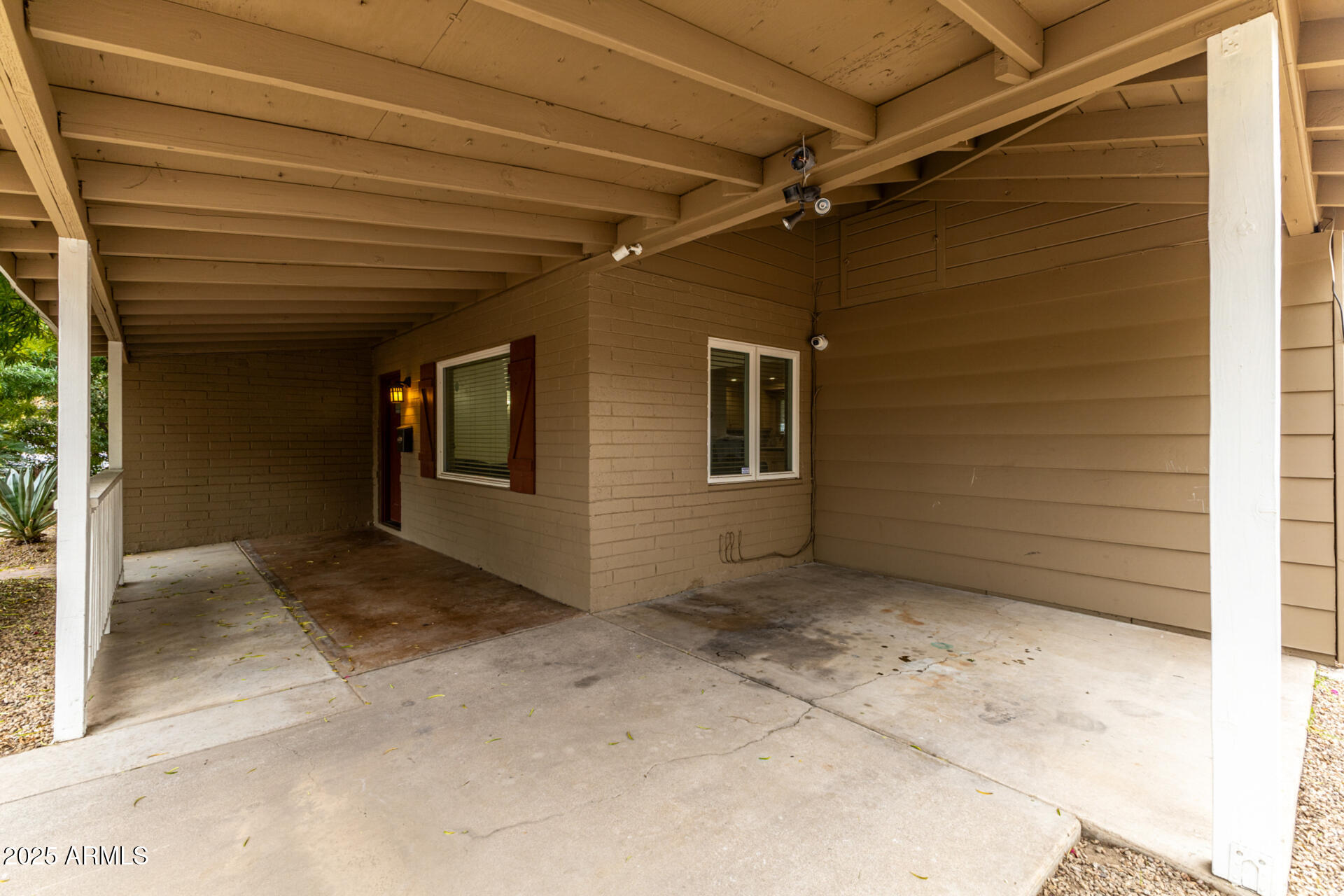 6842 North 10th Place Phoenix, AZ 85014 - Photo 50 of 60 a view of a garage