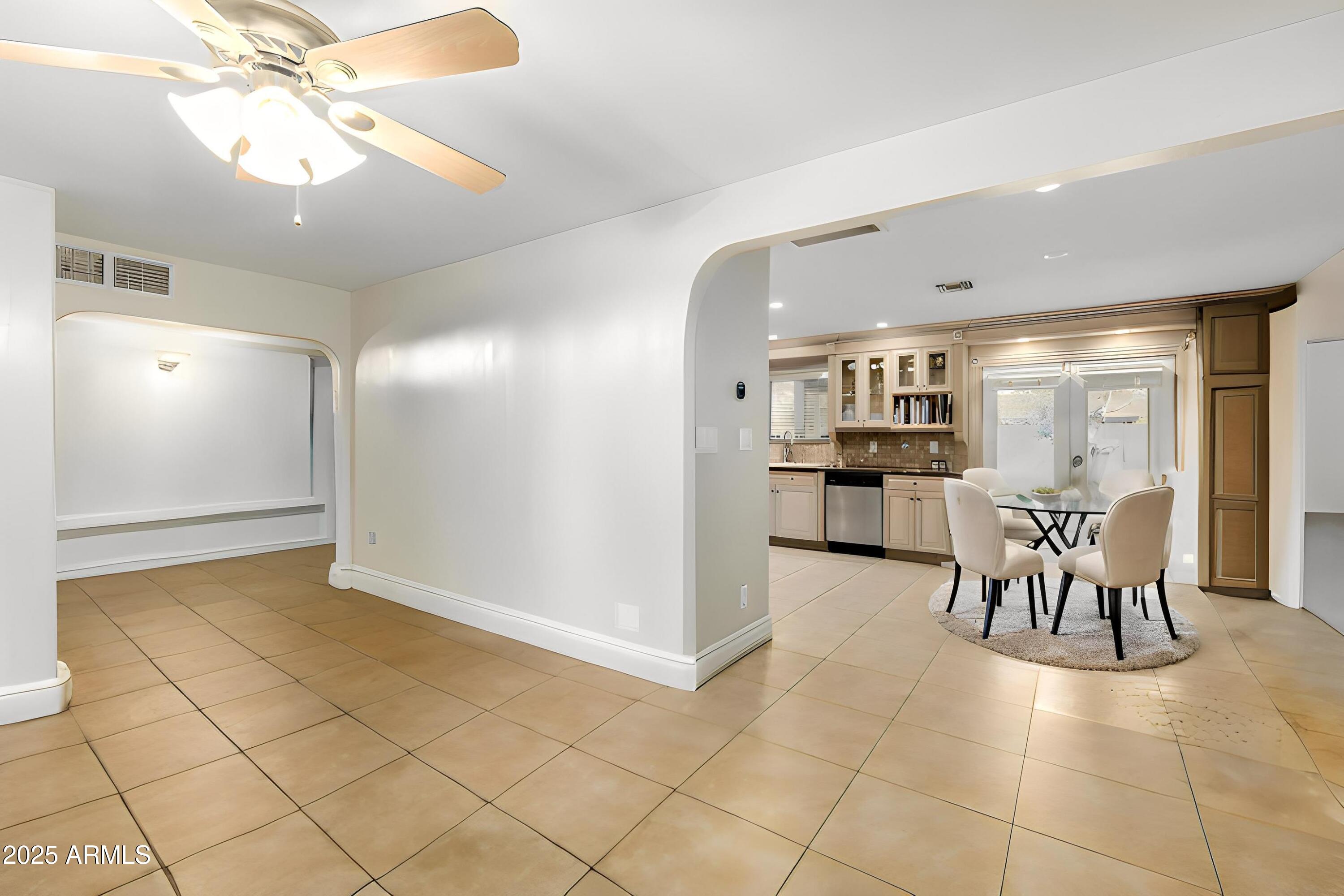 6842 North 10th Place Phoenix, AZ 85014 - Photo 10 of 60 15-10th-Dining-Room-Modern-2 - Furniture