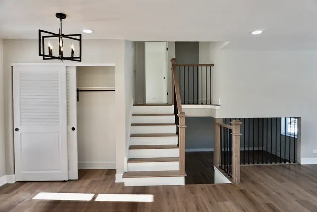 $599,000 | 2018 East Ivy Lane, Mount Prospect, IL 60056