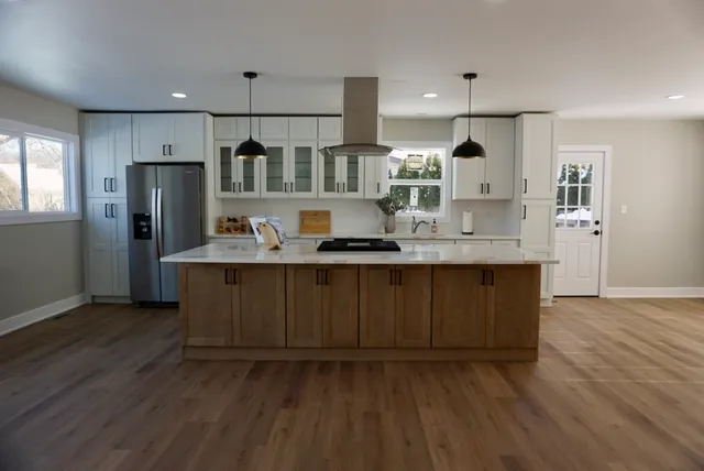 $599,000 | 2018 East Ivy Lane, Mount Prospect, IL 60056