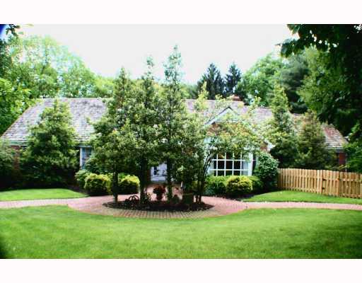 14 Winthrop Road Rosslyn Farms, PA 15106 - Photo 1 of 8 Exterior Front.