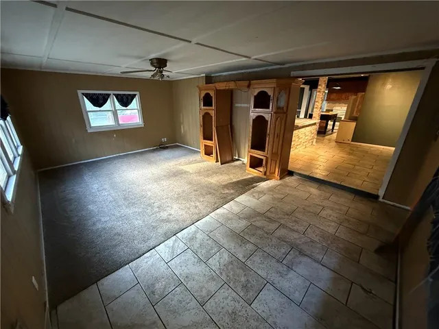 $199,900 | 523 Indiana Street, Oswego, KS 67356