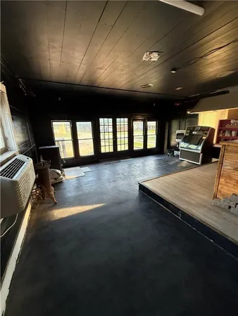 $199,900 | 523 Indiana Street, Oswego, KS 67356