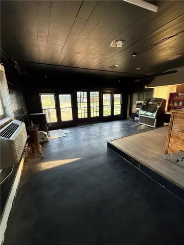 $199,900 | 523 Indiana Street, Oswego, KS 67356