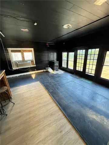 $199,900 | 523 Indiana Street, Oswego, KS 67356