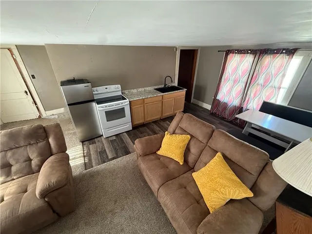 $199,900 | 523 Indiana Street, Oswego, KS 67356