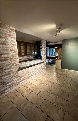 $199,900 | 523 Indiana Street, Oswego, KS 67356