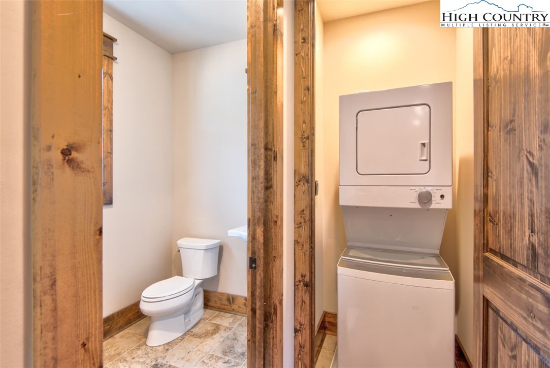 273 High Country Overlook Banner Elk, NC 28604 - Photo 19 of 50 a bathroom with a toilet