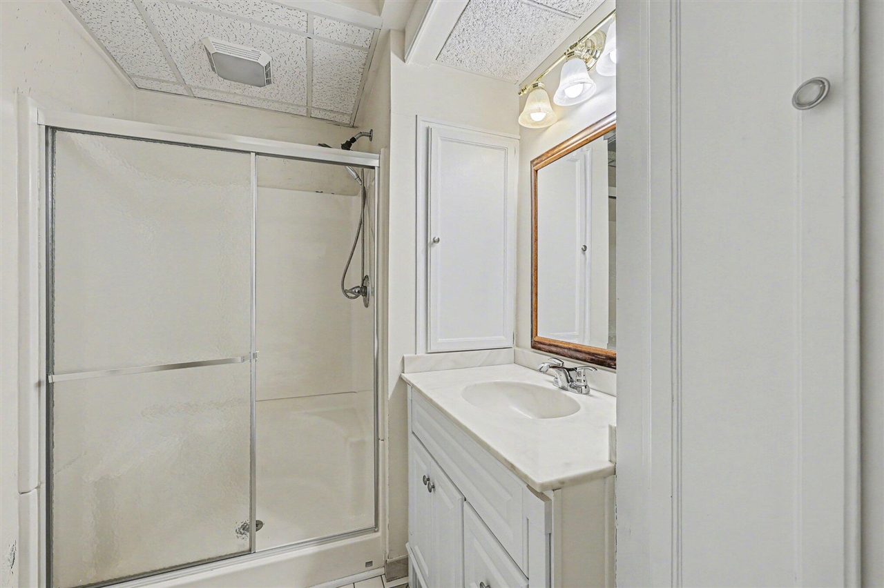6595 Napier Road Plymouth, MI 48170 - Photo 19 of 36