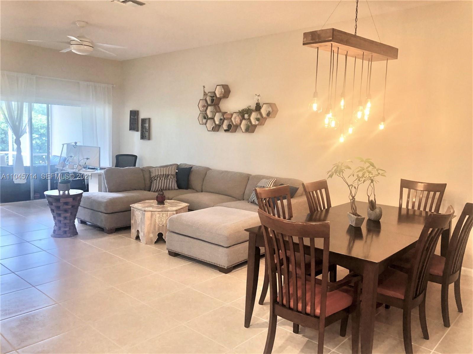 8583 Vía Serena Boca Raton, FL 33433 - Photo 5 of 20 Living-Dining