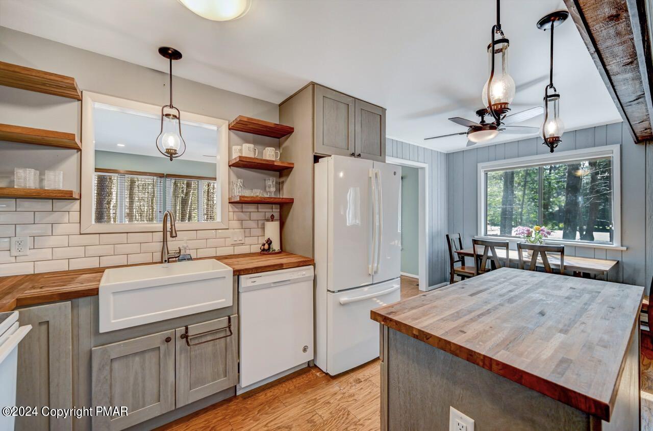 1571 Evergreen Road Pocono Pines, PA 18350 - Photo 4 of 20 Kitchen